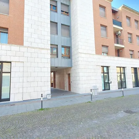 Il Passatore Con Box Auto E Balcone Vicino Stazione Apartmán *