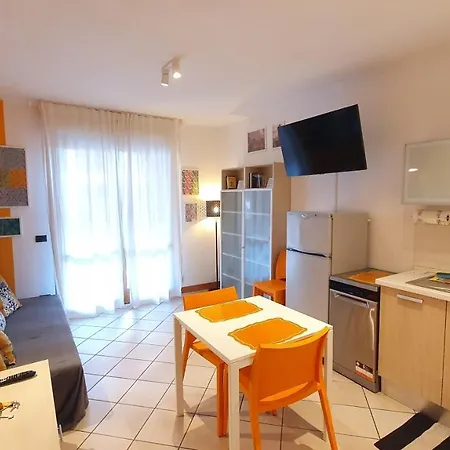 Il Passatore Con Box Auto E Balcone Vicino Stazione