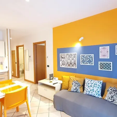Il Passatore Con Box Auto E Balcone Vicino Stazione Apartmán *