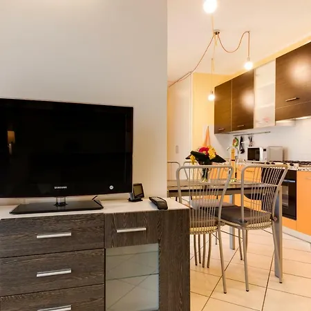 Il Passatore Con Box Auto E Balcone Vicino Stazione Apartmán *
