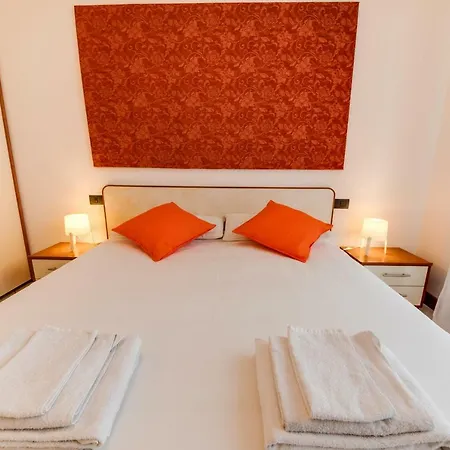 Il Passatore Con Box Auto E Balcone Vicino Stazione *